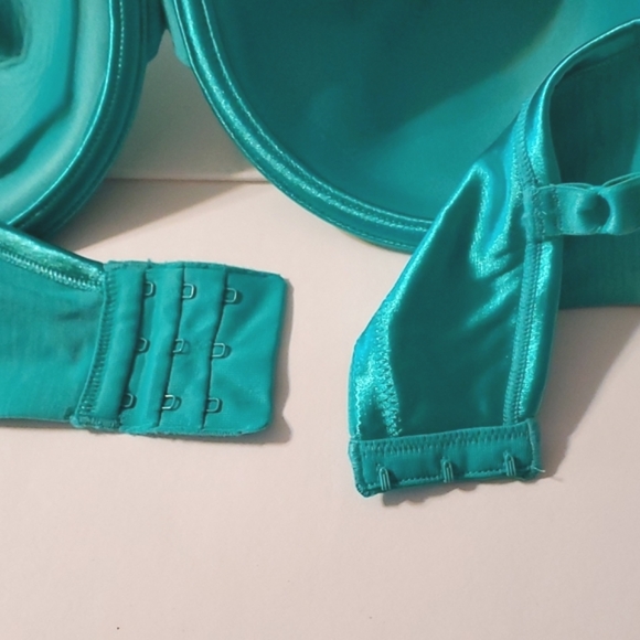 Vanity Fair Bra - Picture 3 of 8